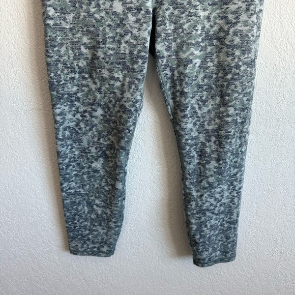 Athleta Elation Textured High-Rise 7/8 Tight Leggings Meadow Snowfall Blue M - Picture 7 of 13